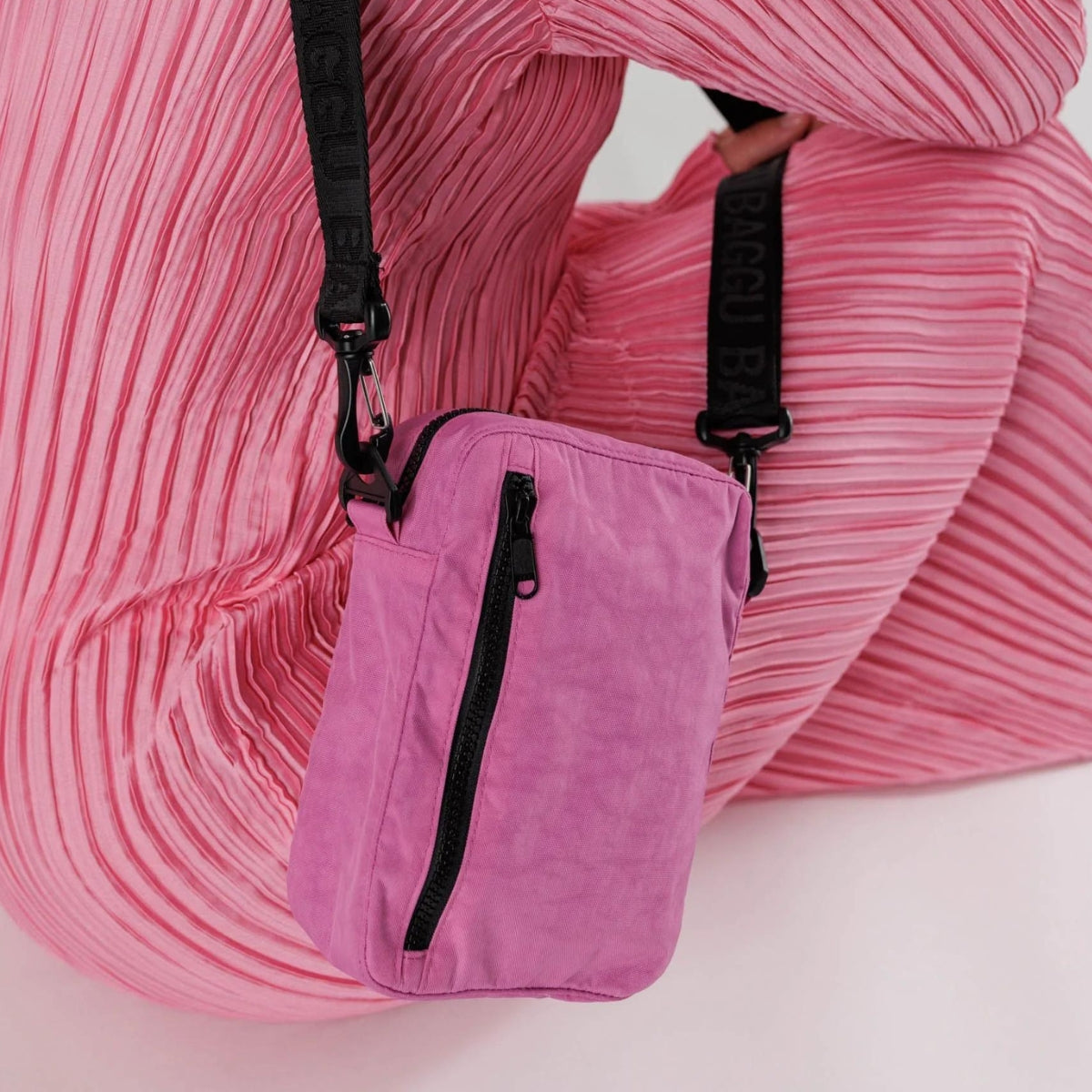 Baggu Sport Crossbody in Extra Pink