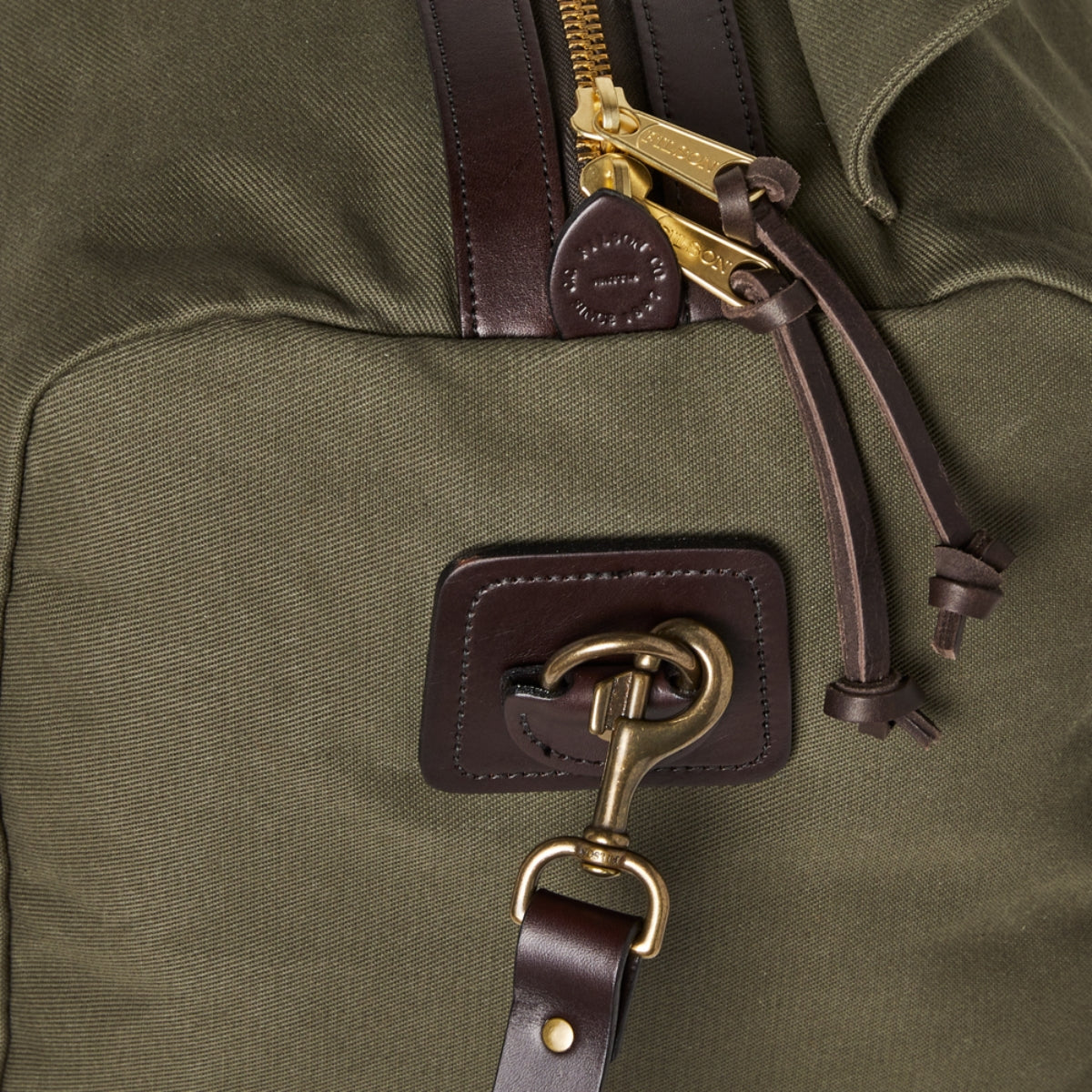 Filson Medium Duffle Bag in Ottergreen