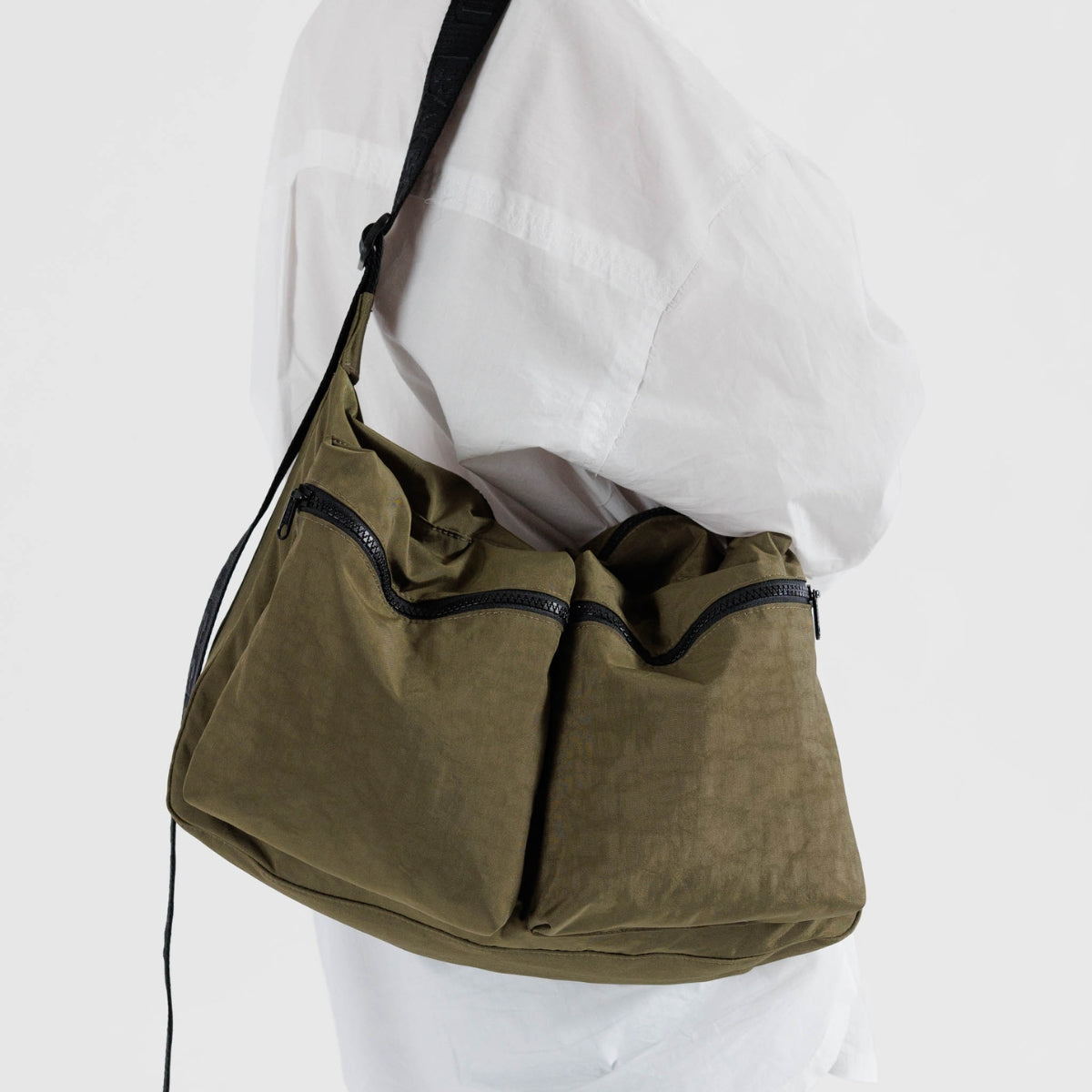 Baggu Large Cargo Crossbody in Seaweed