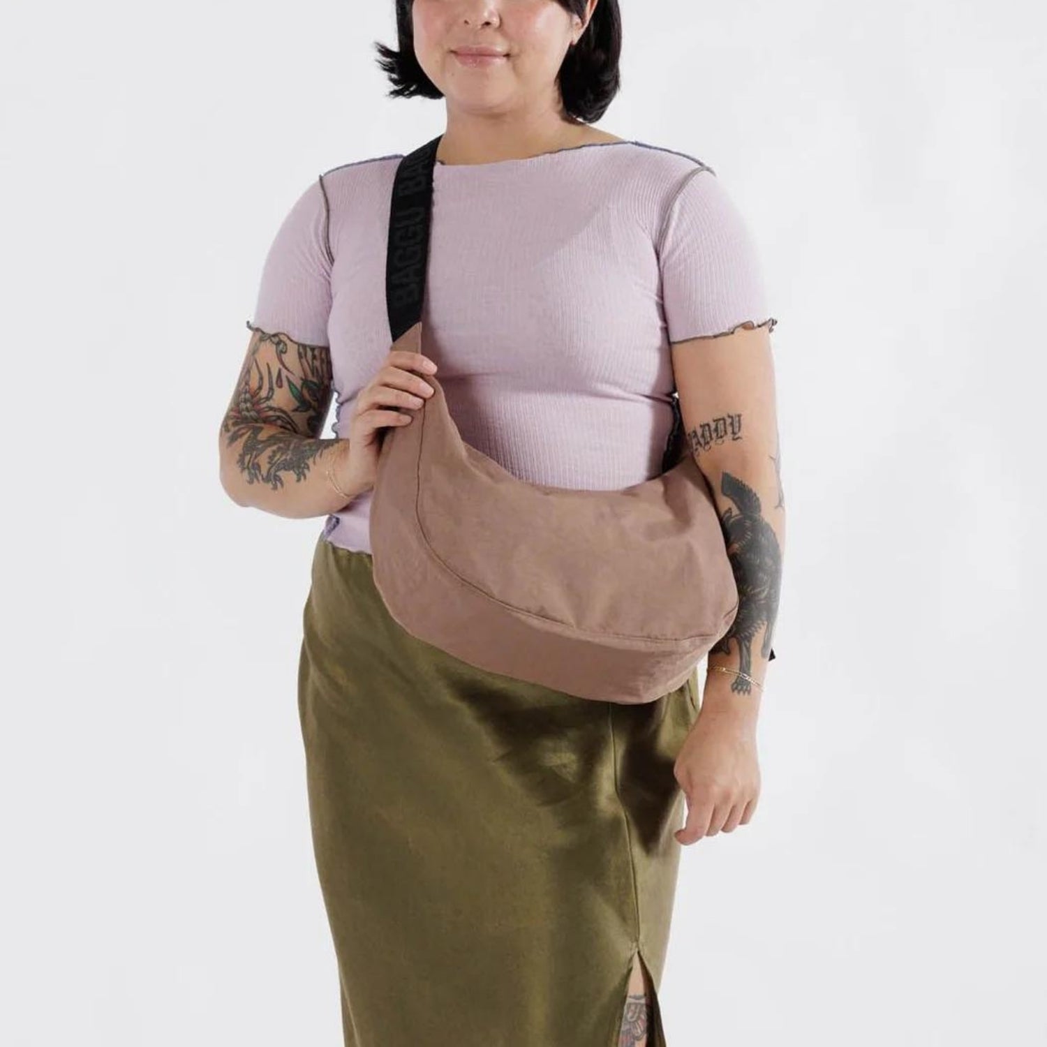 Baggu Medium Nylon Crescent Bag in Cocoa