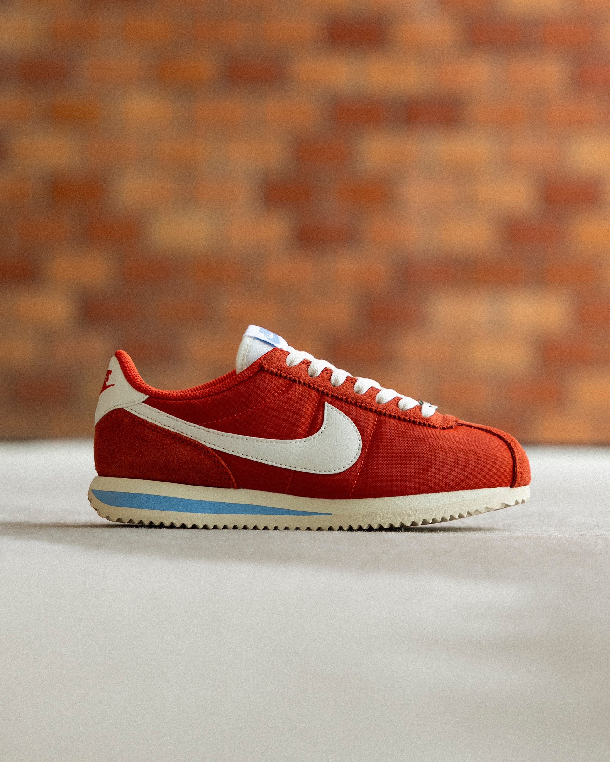 NIKE WMNS CORTEZ