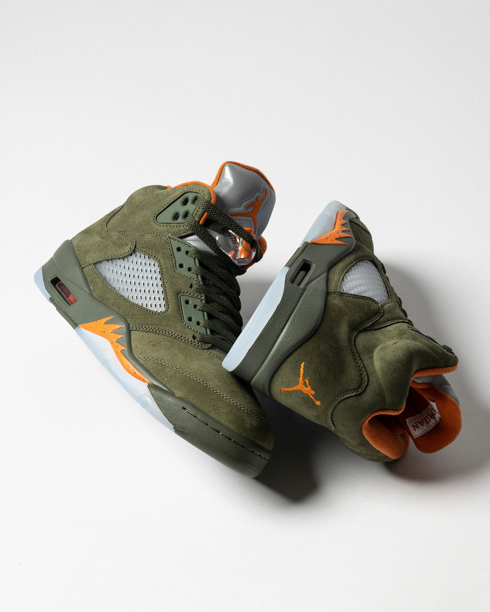 NIKE AIR JORDAN 5 RETRO