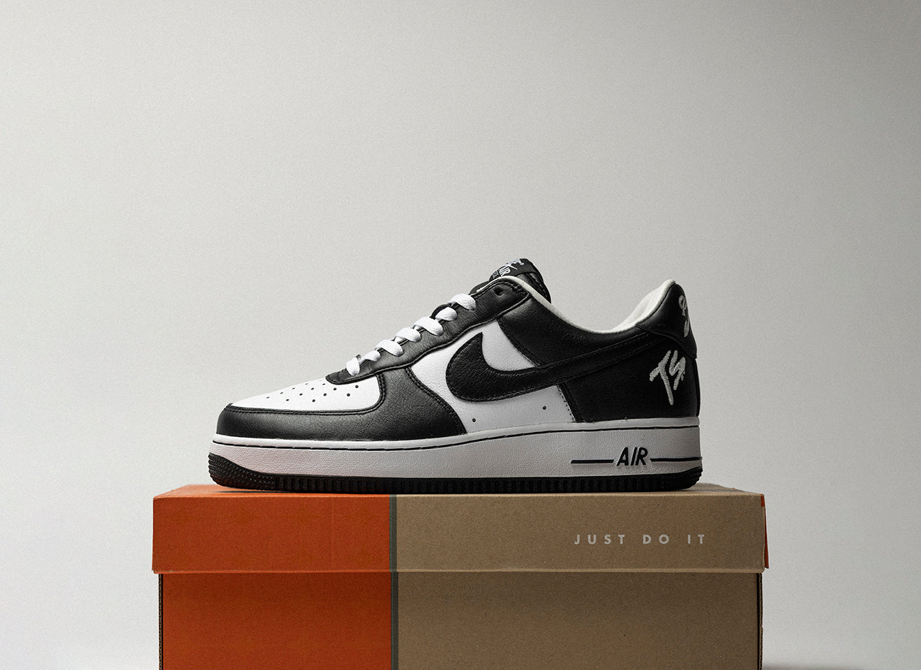 NIKE AIR FORCE 1 LOW QS TS 発売について – A+S