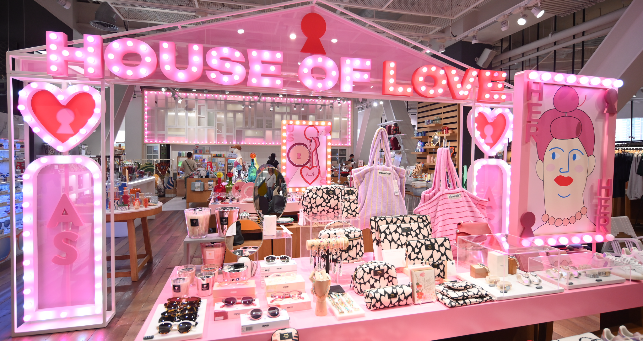 HOUSE OF LOVE