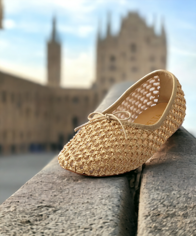 Dancer Olga Crochet in Cuoietto near the Milan Cathedral