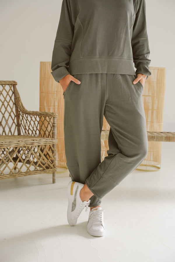 Alina Fleece Tapered Pants