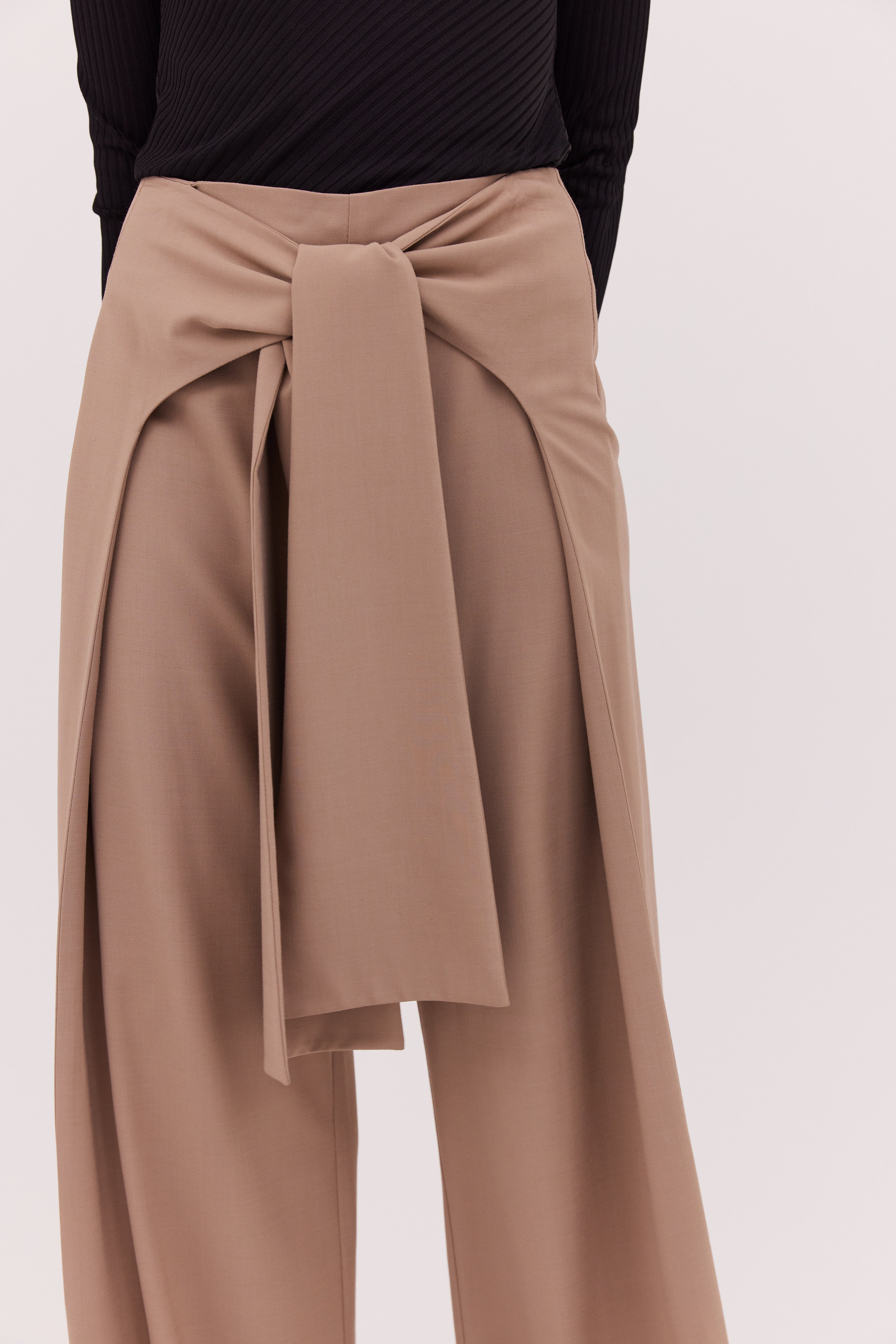 LATTE SUITING FLUENT PANT