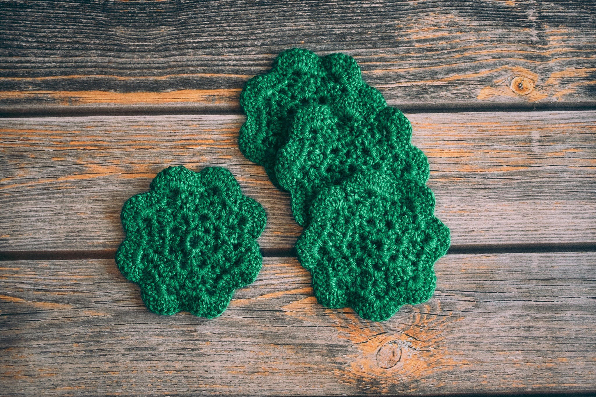 emerald green wool yarn