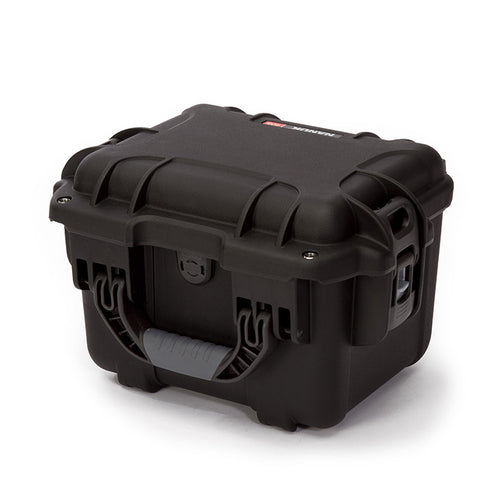 The NANUK 908 protective case comes with a soft grip and ergonomic handle to make it easy to transport.