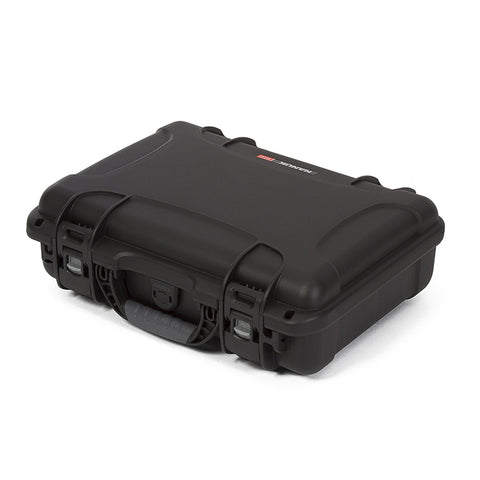 Der NANUK 910 protective koffer ist mit einem Softgrip und einem ergonomischen Griff ausgestattet, der den Transport erleichtert.