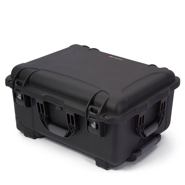 Three soft-grip handles make this wheeled case one of the most convenient and easy-to-handle on the market. 