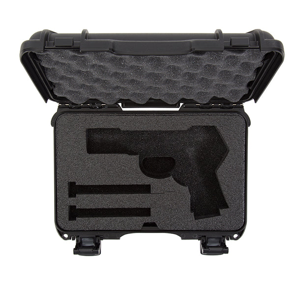 The NANUK 909 Classic Pistol case provides secure storage for many popular handgun models along with space for two (2) single stack magazines or one (1) double stack magazine.