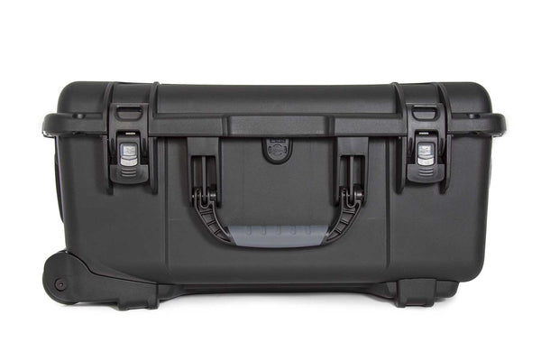 La valise de protection NANUK 955 est livré avec trois (3) poignées souples et ergonomiques pour faciliter le transport.