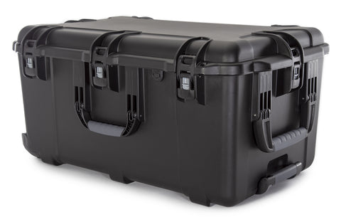 La valise rigide NANUK 965 résistera aux abus extrêmes avec le niveau de protection maximal pour l'ensemble de votre équipement professionnel.