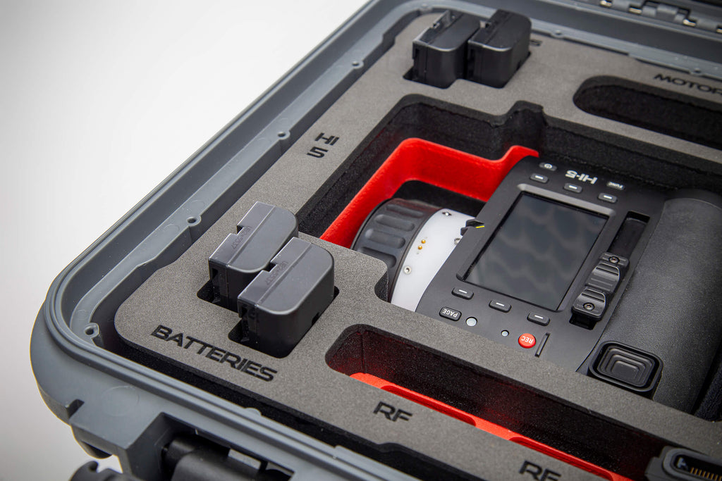 Equipment arrives at its destination dry, scratch-free, unharmed, working well and dust-free with this case.