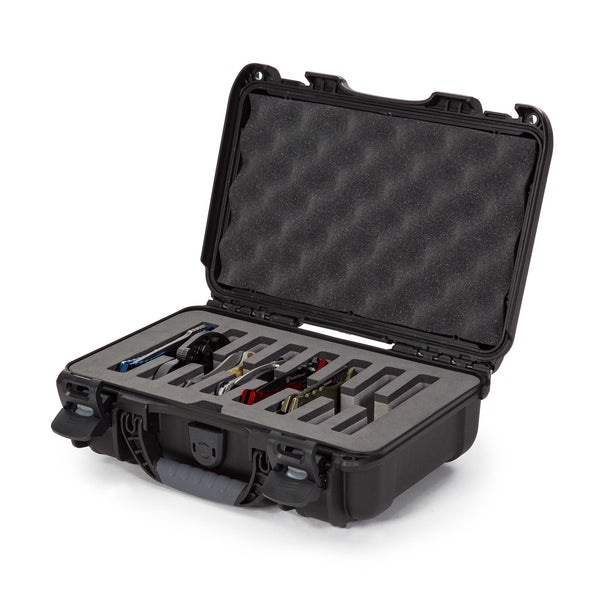 Built to hold eight (8) single-blade folding knives, the NANUK 909 8-Knife Case is indestructible and built to protect and secure your collection. 