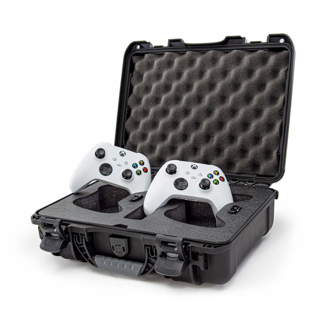 The NANUK 910 for Xbox™ controllers is built to organize, protect, carry and survive tough conditions.