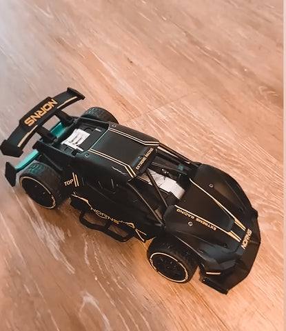 Fast racing RC car 