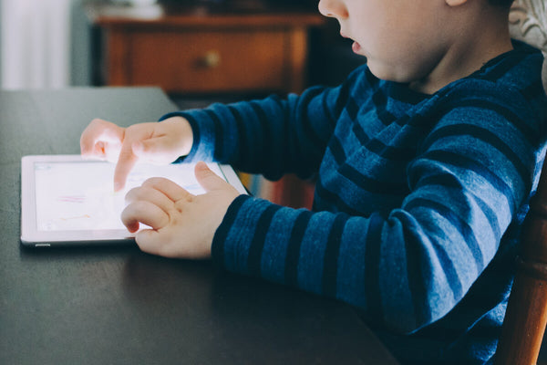 Enfant tablette lumière bleue lunettes