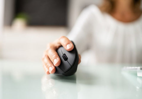 Les meilleures souris ergonomiques pour écrire sur PC sans se faire mal -  octobre 2023 : Femme Actuelle Le MAG