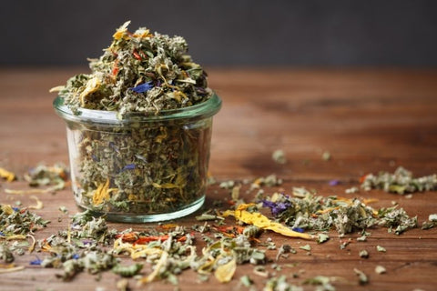 tisane dans un petit pot