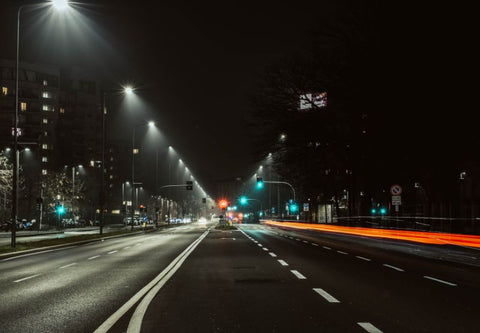 Stadtbeleuchtung bei Nacht