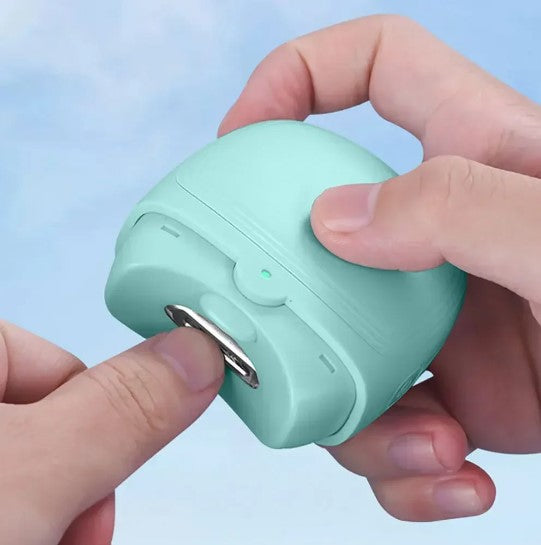 Automatic nail maintenance tool