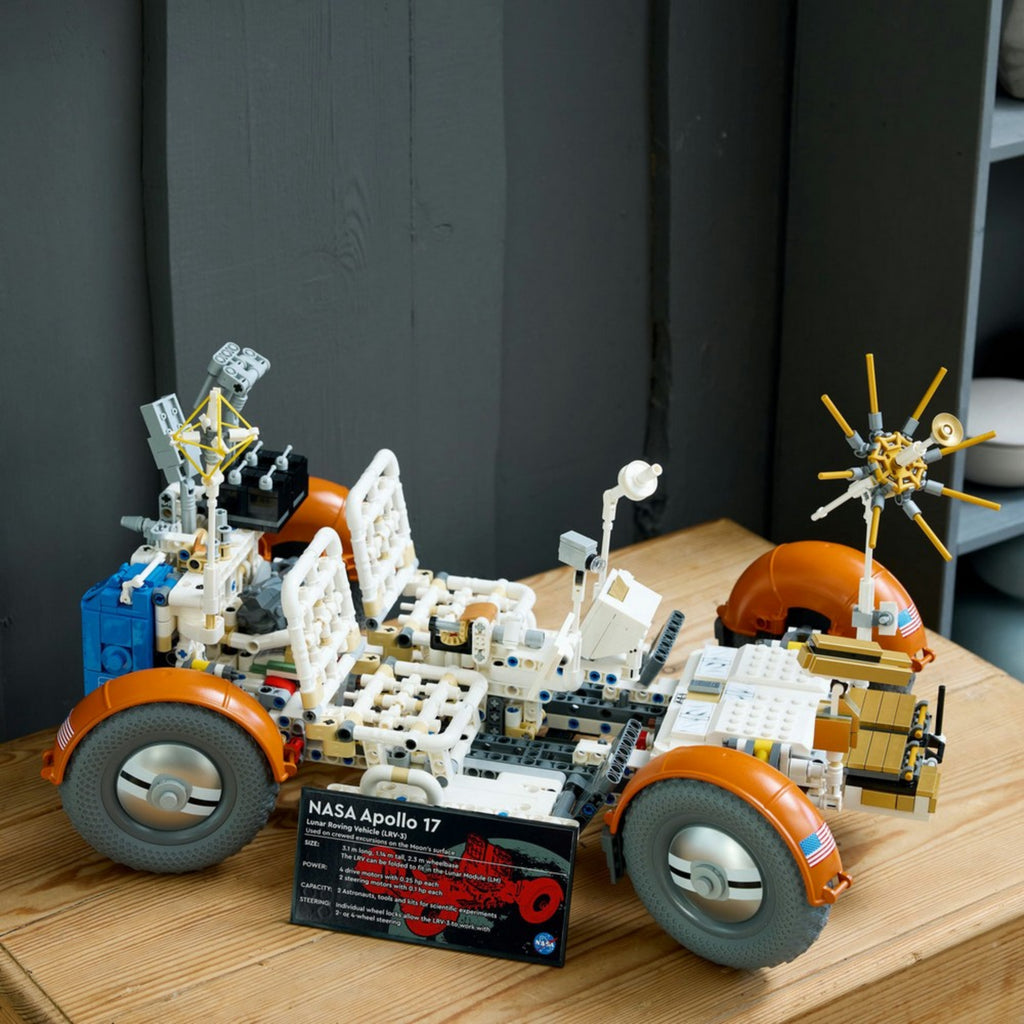LEGO Technic: Roverul selenar din misiunile NASA Apollo 42182, 1913 piese - 1 | YEO