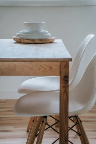 chaise scandinave blanche et bois pour salle à manger