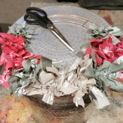 Linen Off Cut Wreath With Metal Ring