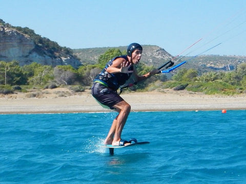 Learning to foil kite