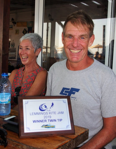 Steve receiving Lemmings kitesurfing award