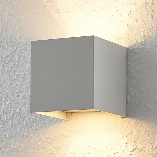 Cube-Shaped Led Wall Light Zuzana