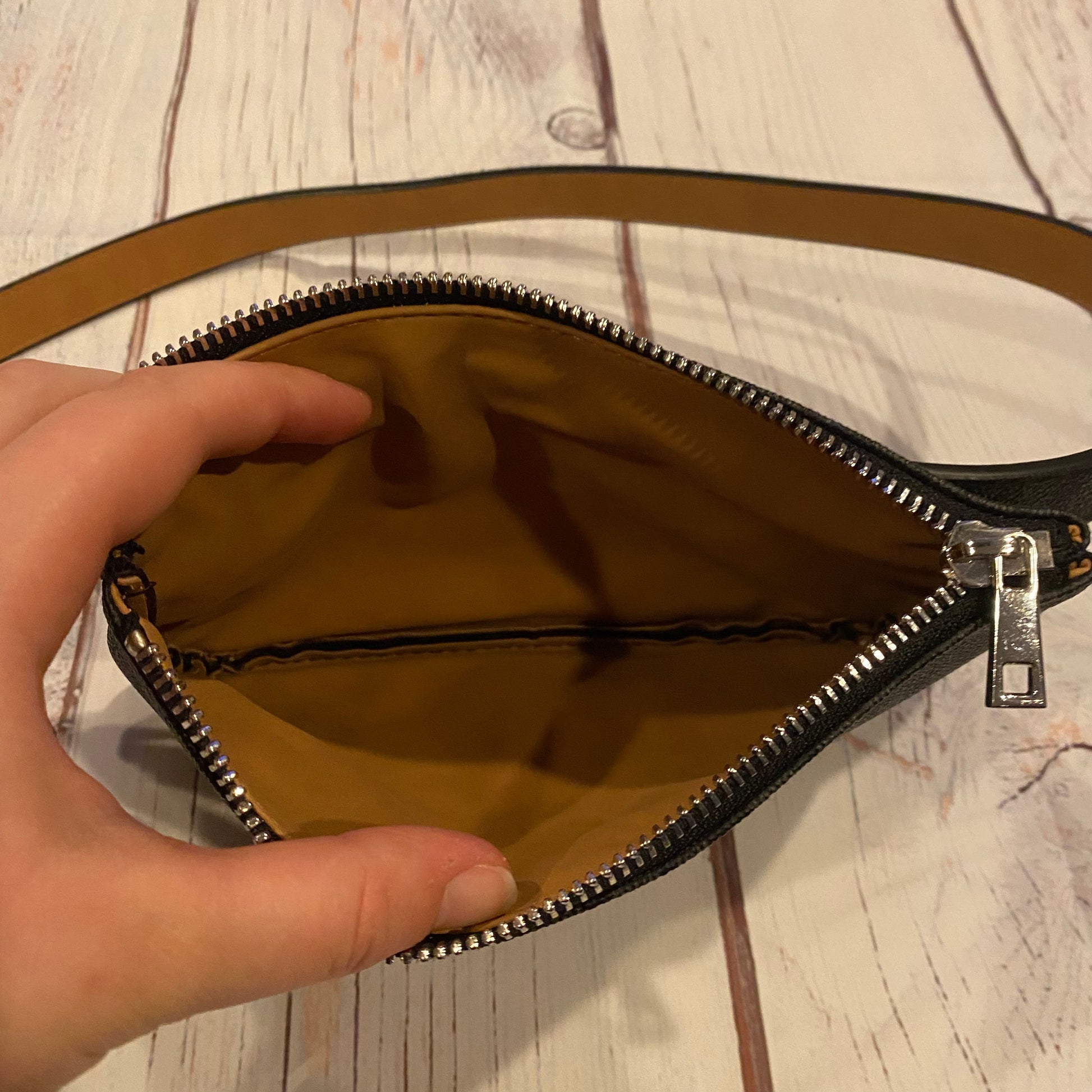 Belt Bag Designer By Michael By Michael Kors Size: Small – Clothes Mentor  West Chester PA #178