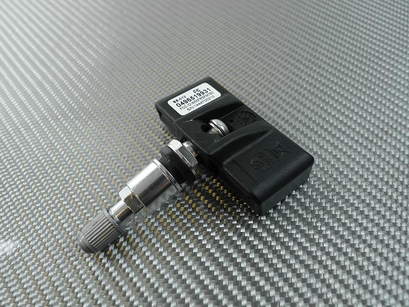 TPMS Tire Pressure Monitor Sensor 433 Mhz 2001-2005 Audi AllROAD C5 / 2000-2010 A8 D2 D3 OEM Replacement 4D0907275C