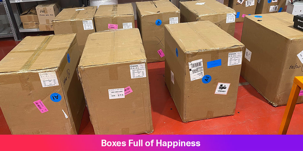 Boxes full of happiness (and Dygma Defy keyboards)