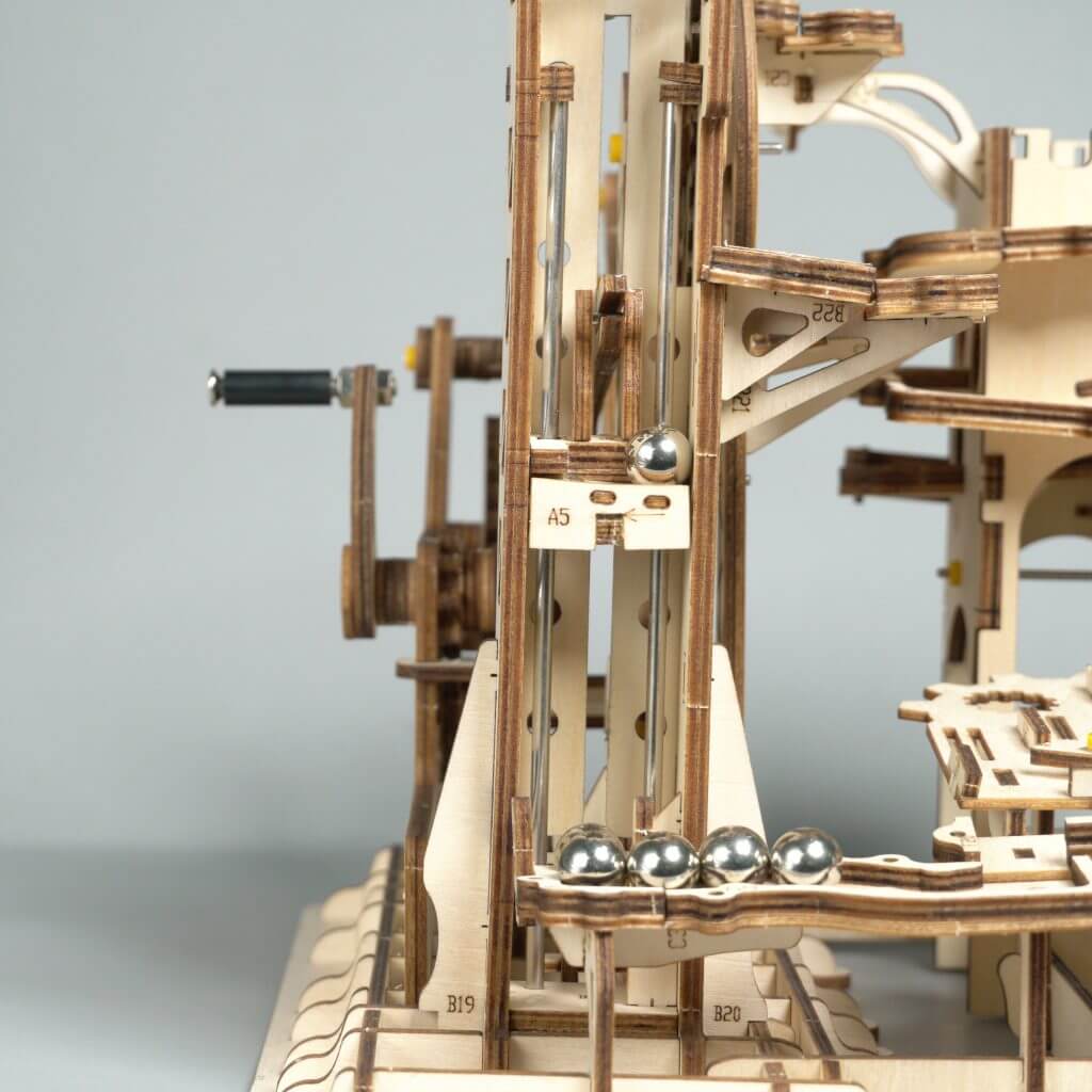 Idea progetto giocattolo fai da te meccanico in legno Anavrin
