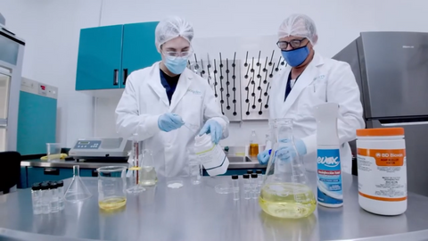 Laboratorios Bioquim es la planta que desarrolla los productos Evox con Nano y Bio tecnología, lo que hace productos efectivos y 100% biodegradables para uso hospitalario y ahora para el giro empresarial e industrial tanto como hogar. 
