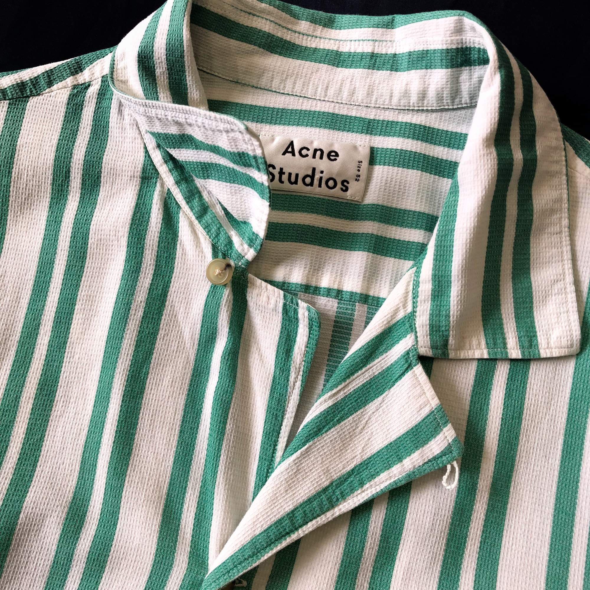 Acne Studios ストライプ オープンカラー シャツ