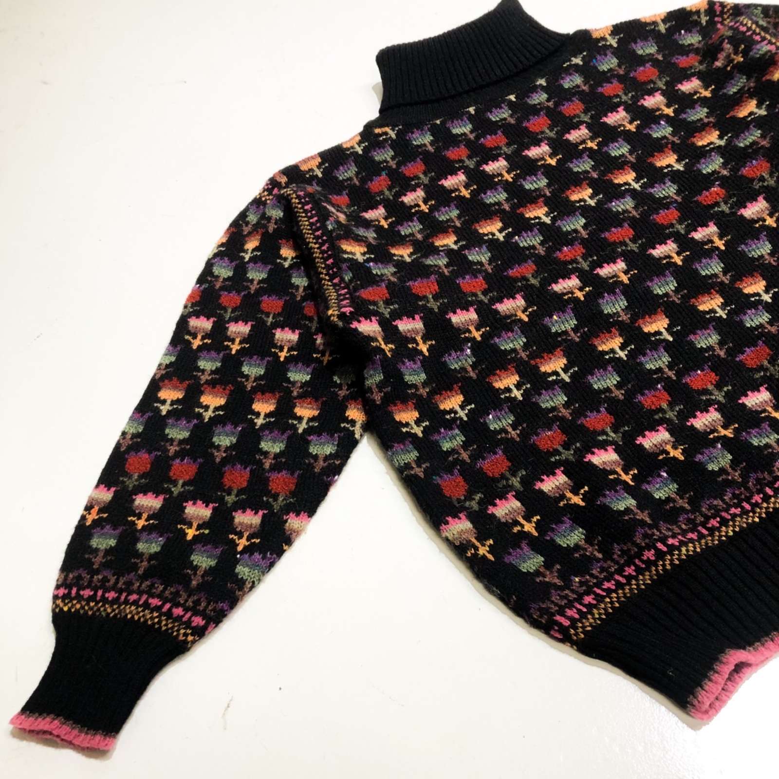 サイズ交換対象外 手編み風 春ニット 花柄 韓国製 Ｖネック ベージュ系