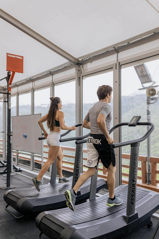 Why Curved Treadmill is Better than Flat Treadmill – NNI Fitness