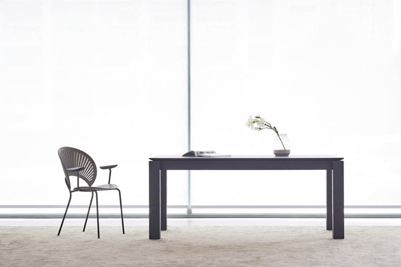 The Feelter Vemb Dining Table