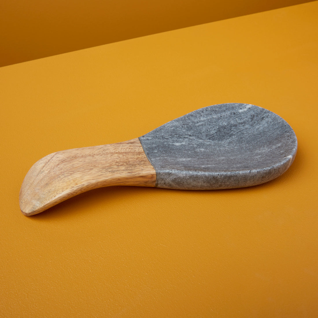 https://cdn.shopify.com/s/files/1/0376/0920/9900/products/Be-Home_Gray-Marble-and-Wood-Spoon-Rest_58-81G.jpg?v=1606155099&width=1100