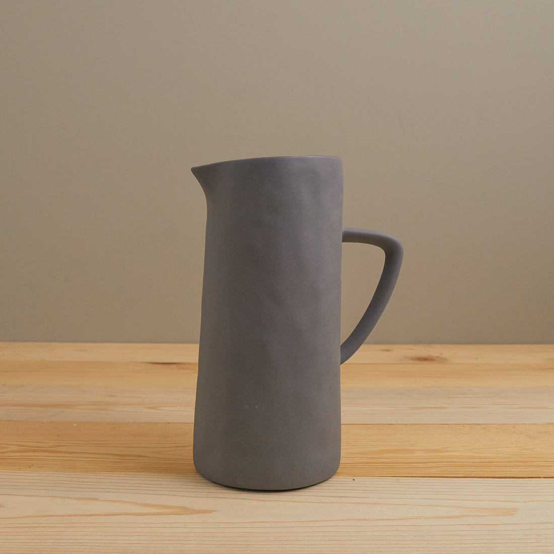 Gray's Pottery Hand Painted Pitcher and Glasses Set – German Valdivia -  Official Online Boutique