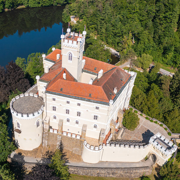 Trakošćan Castle - Tour Croatia’s most beautiful castle. 