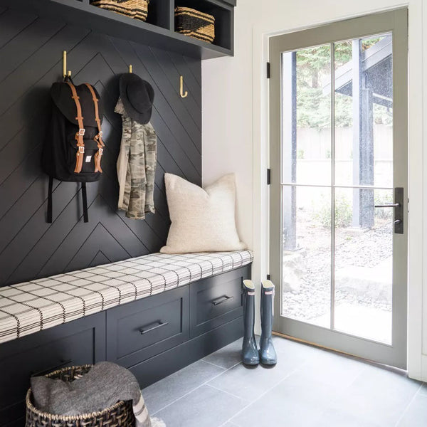 MUDROOM IDEAS AND DESIGN - CHECKLIST FOR MUDROOM SUCCESS | DOVINCY