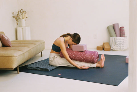 Benefits of Using a Yoga Bolster