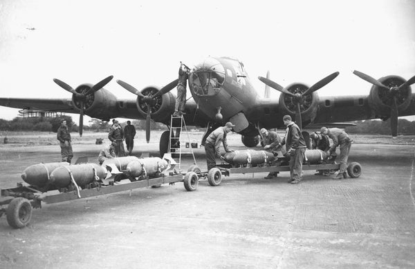 Bombs being loaded onto a B-17 Flying Fortress on 17 October 1942