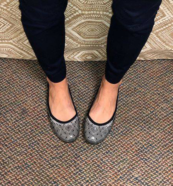 black jelly flats