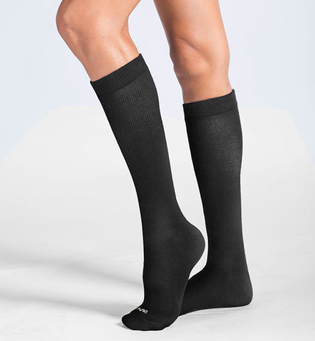 ja-vie Cotton Medium Moderate Graduated Compression Socks, 3-pack Multicolor Dots